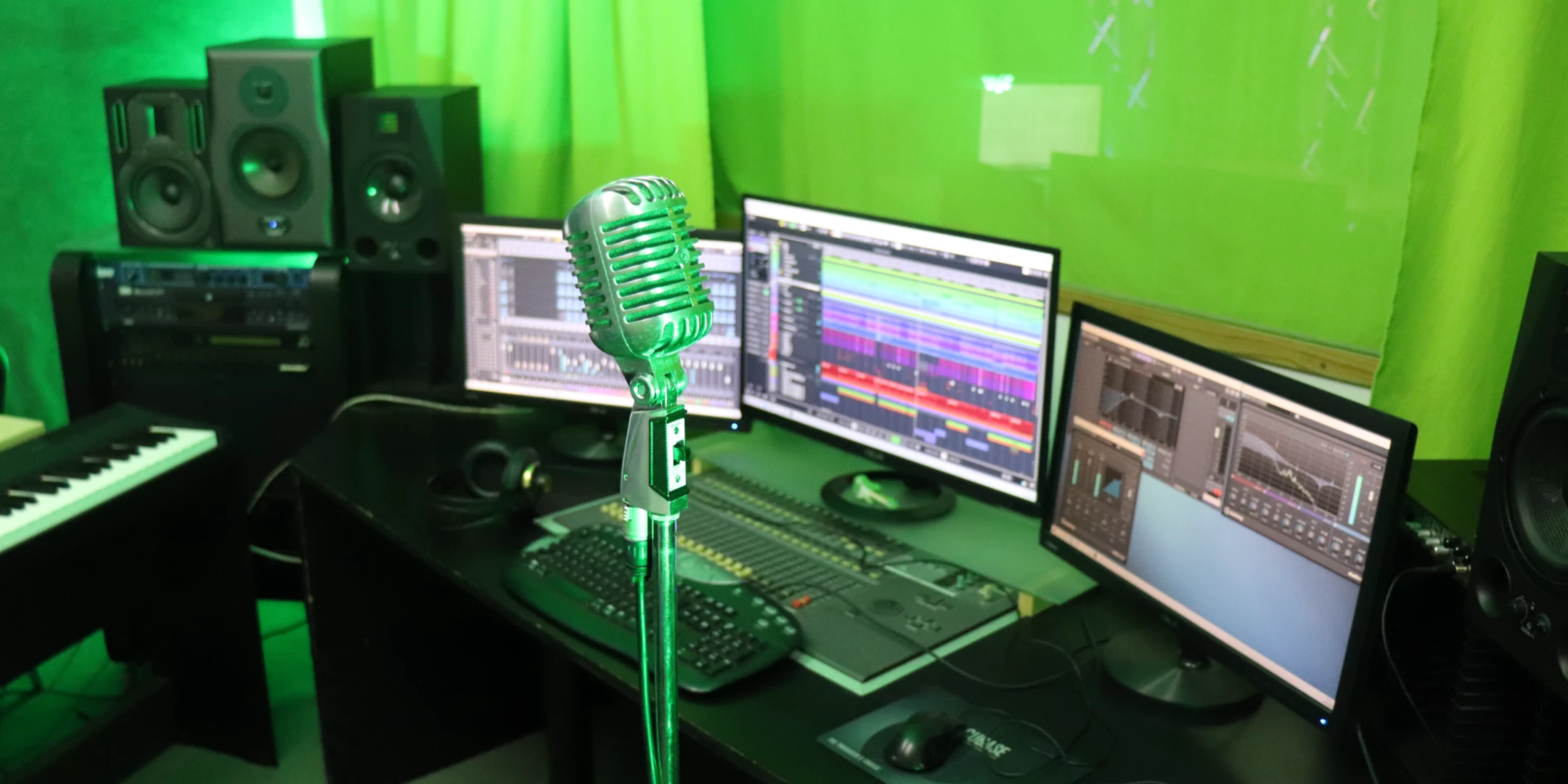 Sala Verde -Sala de formação de canto e gravação de voz de 24m² na LXPRO